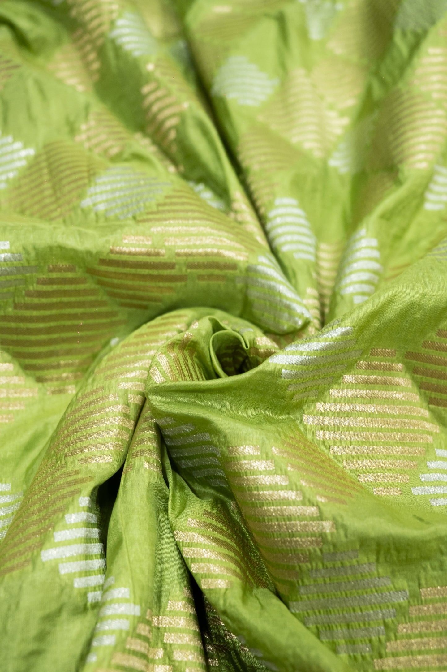 Pista Green Handwoven Pure Katan Sona Roopa Meenakari Banarasi Saree