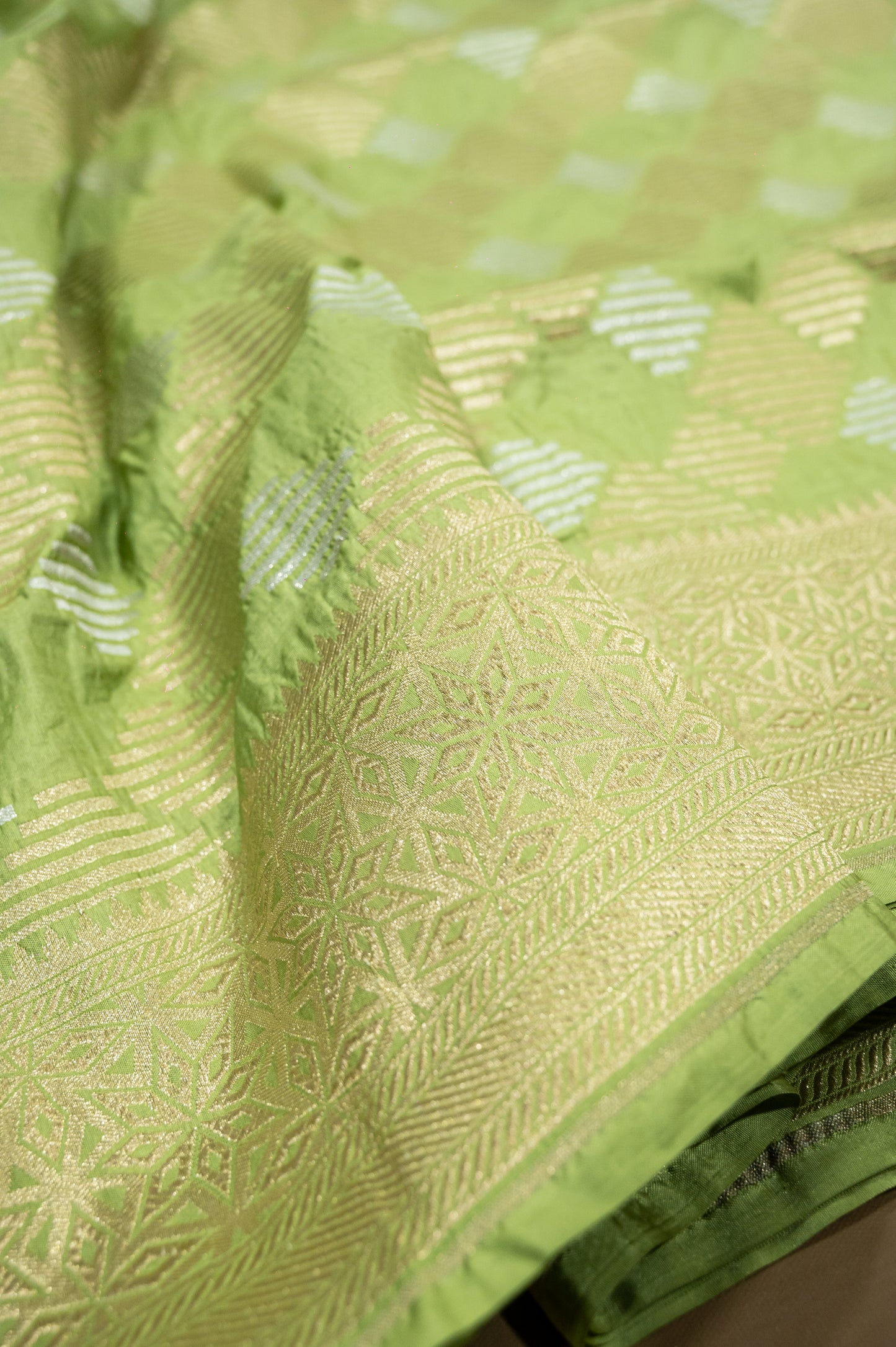 Pista Green Handwoven Pure Katan Sona Roopa Meenakari Banarasi Saree