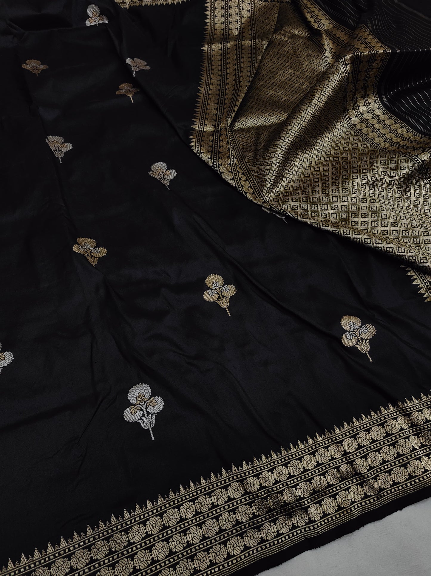 Black Pure Banarasi Handwoven Kadhua Katan Silk Saree