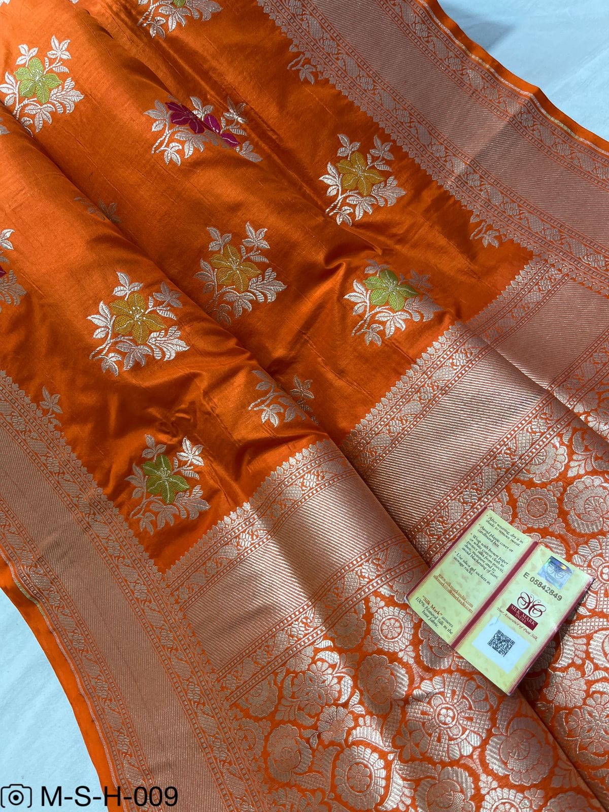 Pure Handwoven Katan Meenakari Banarasi Saree