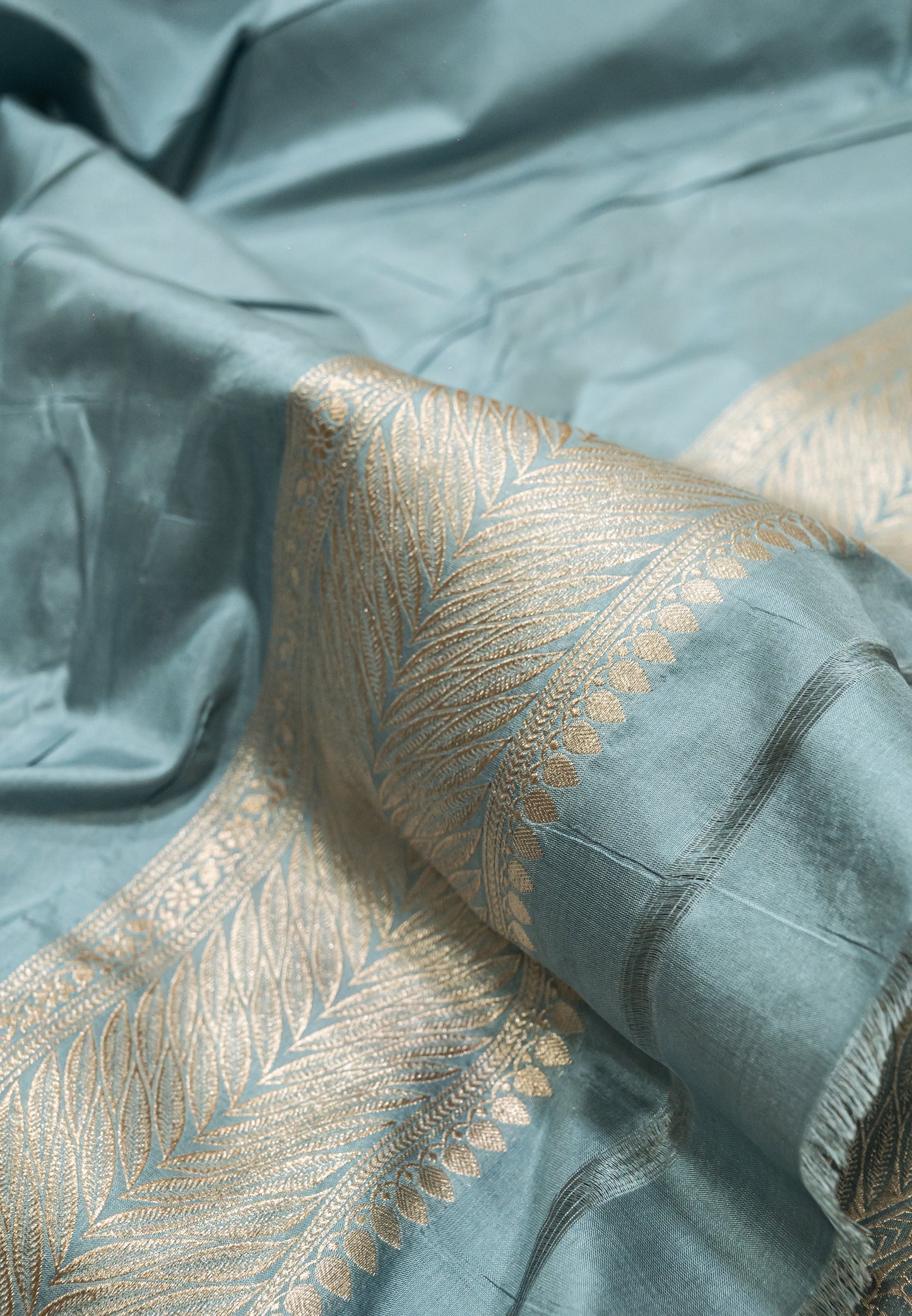Grey Jaal Handwoven Pure Katan Silk Banarasi Saree