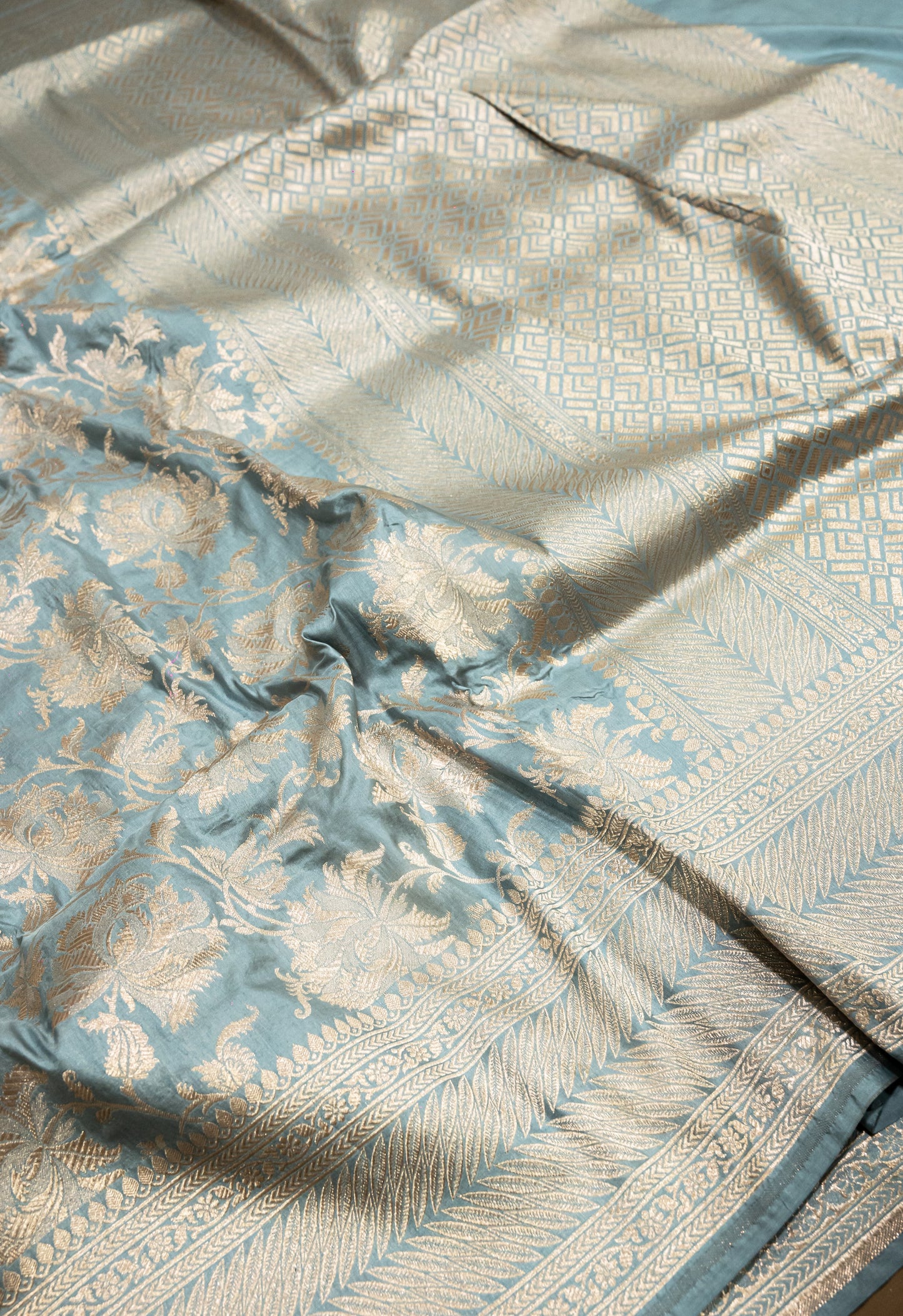 Grey Jaal Handwoven Pure Katan Silk Banarasi Saree