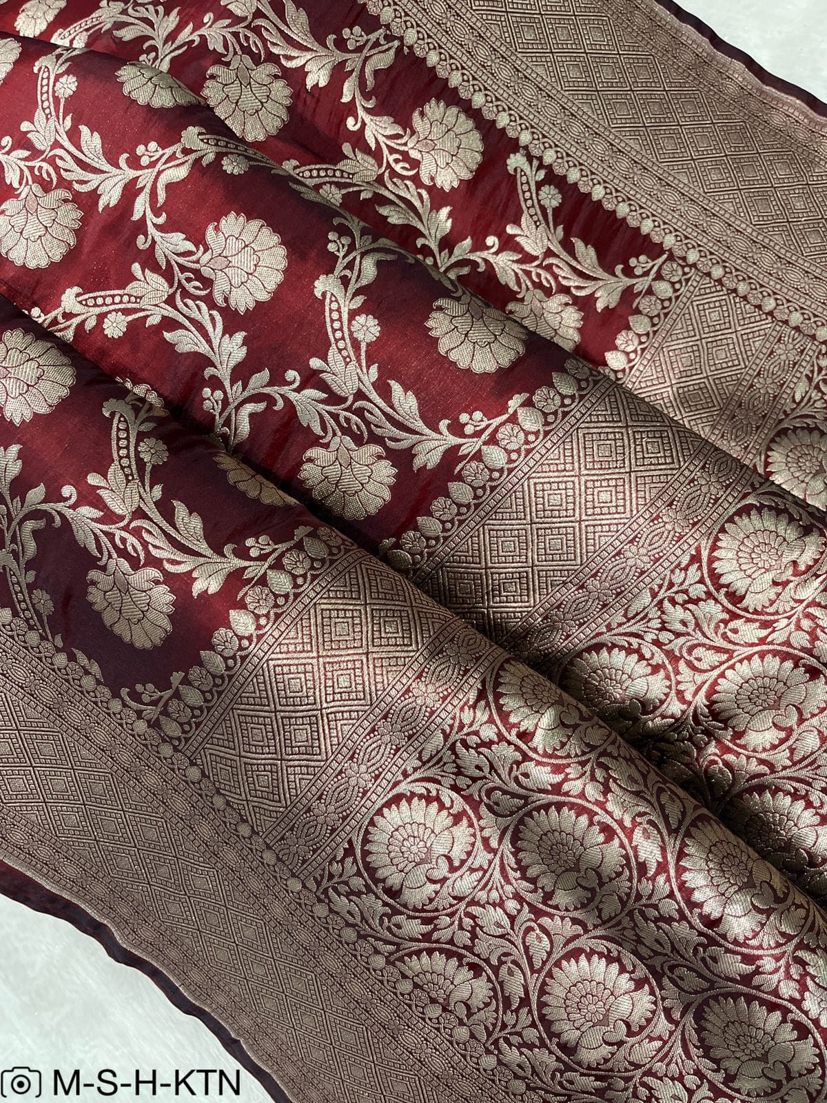 Maroon Pure Elegant Handwoven Katan Banarasi Saree