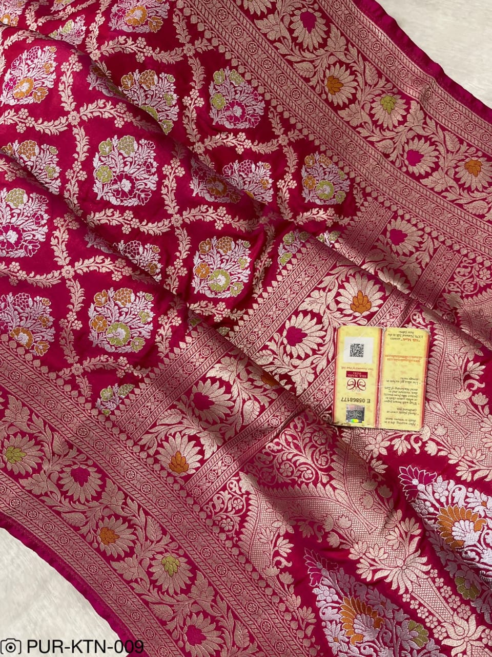 Rani pink Handwoven Pure Katan Meenakari Banarasi Saree