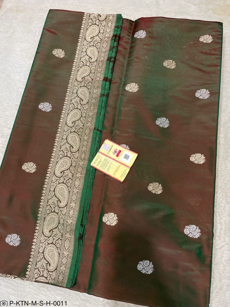 Banarasi Pure Handwoven Kadhua Katan Silk Wedding Saree