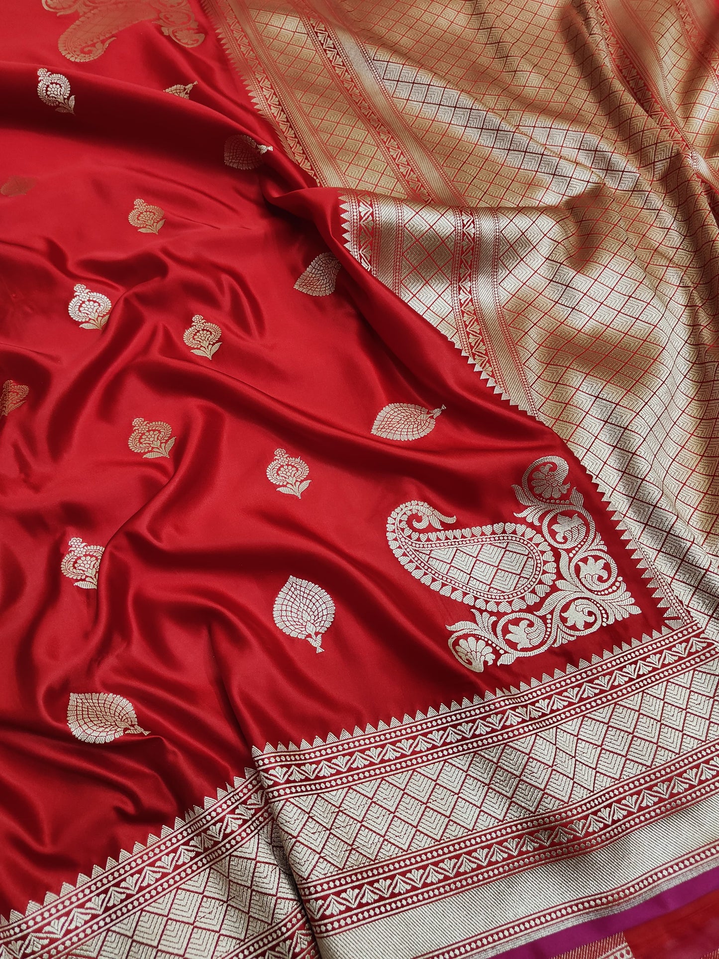 Banarasi Handwoven Satin Mashru Silk Saree