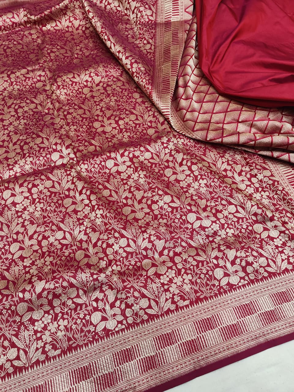 Deep Red Pure Handloom Katan Brocade Banarasi Saree