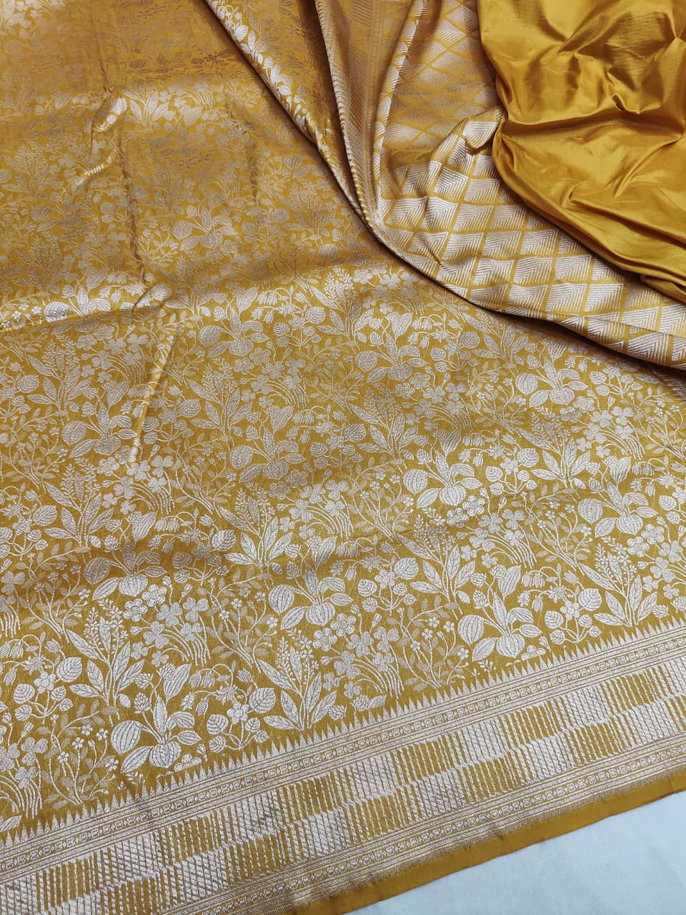 Yellow Pure Handloom Katan Brocade Banarasi Saree