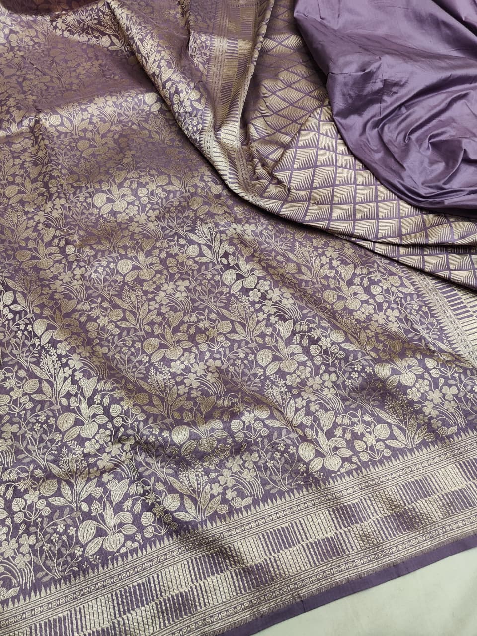 Lavender Pure Handloom Katan Brocade Banarasi Saree