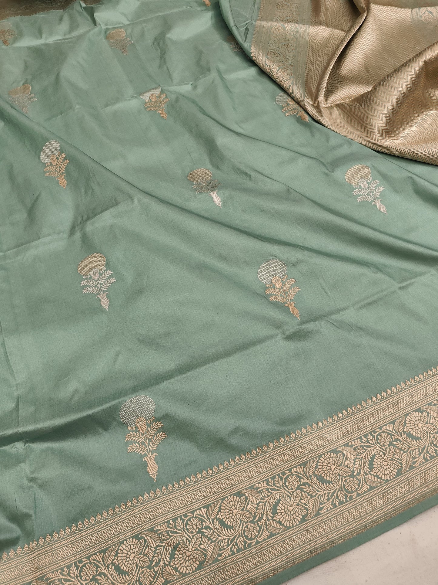 Pista Green Handwoven Vintage Pure Banarasi Silk Boota Saree