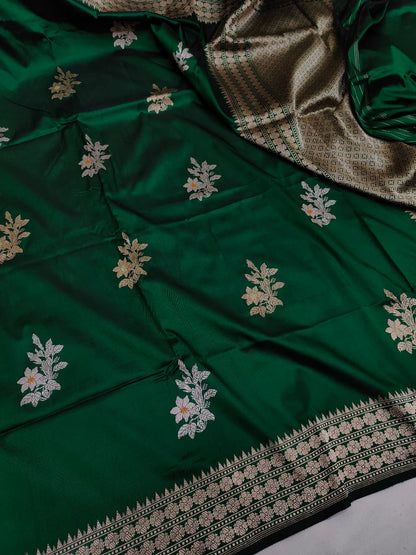 Bottle Green Handwoven Vintage Pure Banarasi Silk Boota Saree