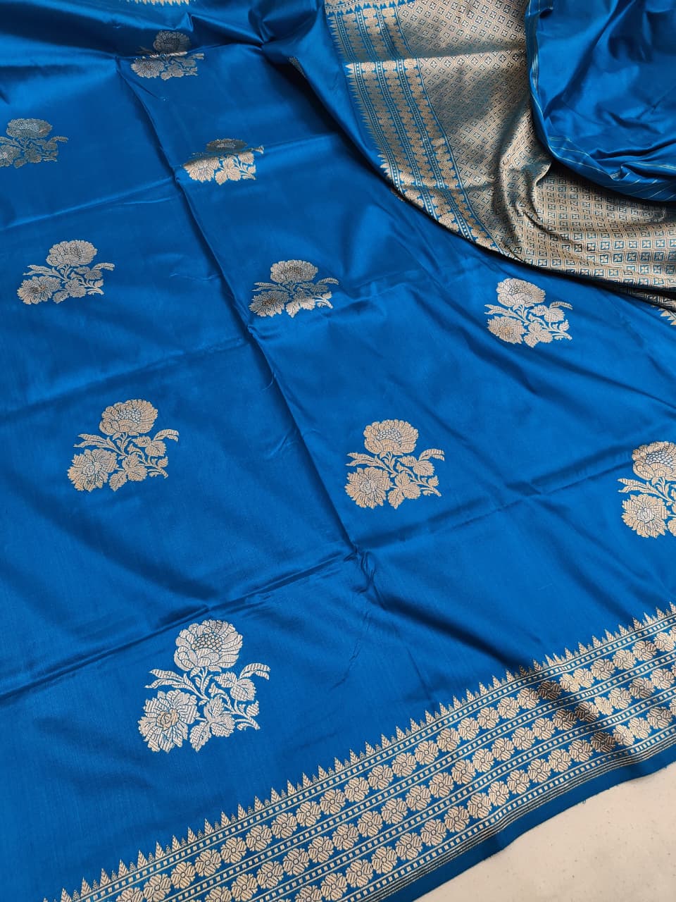 Royal Blue Handwoven Vintage Pure Banarasi Silk Boota Saree