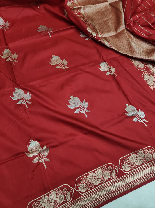 Red Handwoven Vintage Pure Banarasi Silk Boota Saree