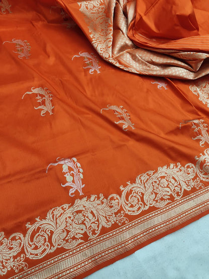 Handwoven Vintage Pure Banarasi Silk Boota Saree