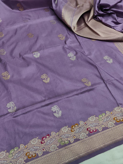 Handwoven Vintage Pure Banarasi Silk Booti Saree