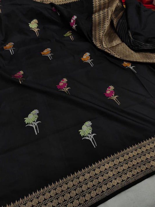 Handwoven Vintage Pure Banarasi Silk Boota Saree