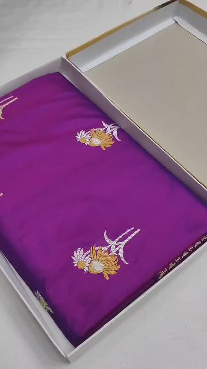 Handwoven Vintage Pure Banarasi Silk Boota Saree