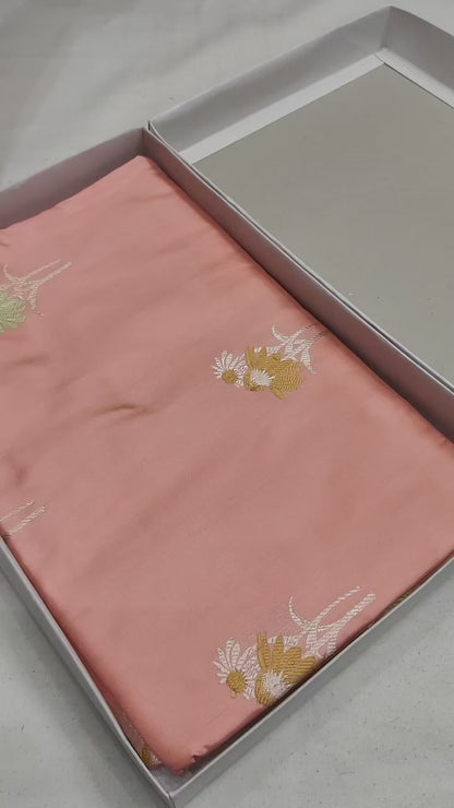 Handwoven Vintage Pure Banarasi Silk Boota Saree
