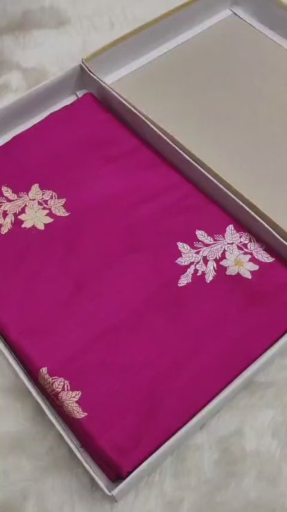 Magenta Handwoven Vintage Pure Banarasi Silk Boota Saree