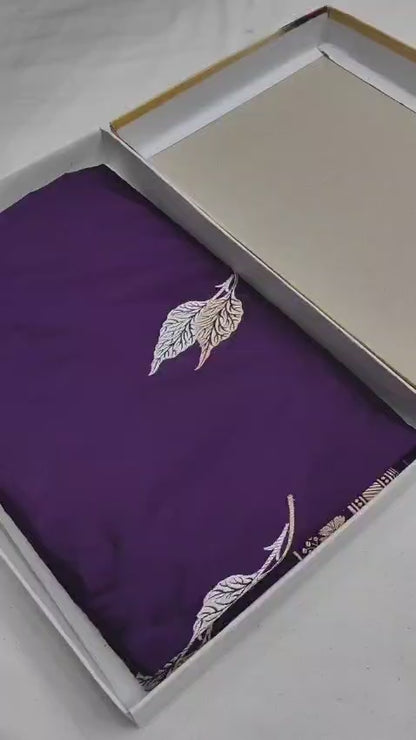 Handwoven Vintage Pure Banarasi Silk Boota Saree