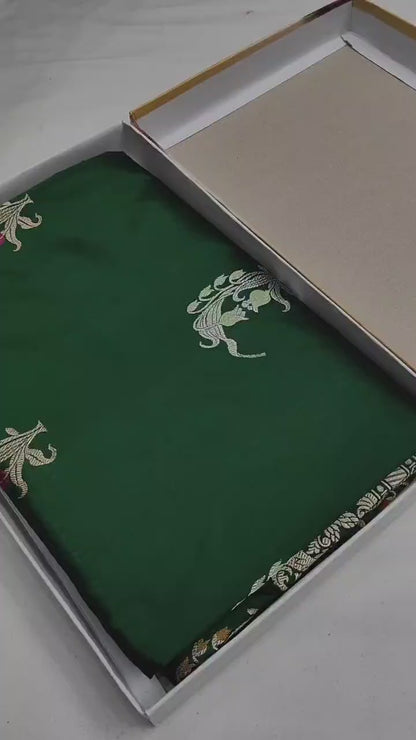 Handwoven Vintage Pure Banarasi Silk Boota Saree