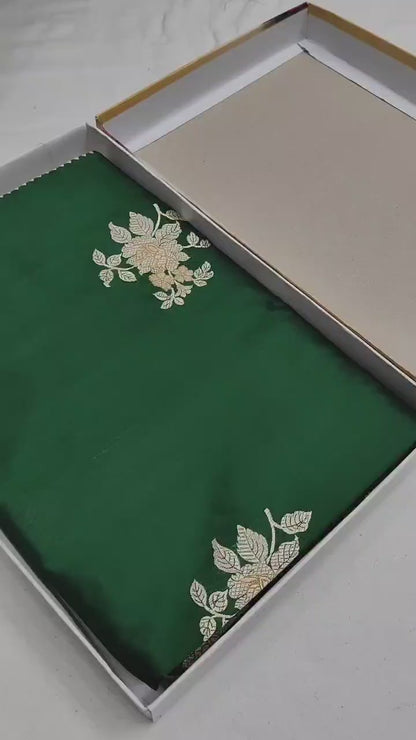 Handwoven Vintage Pure Banarasi Silk Borderless Boota Saree