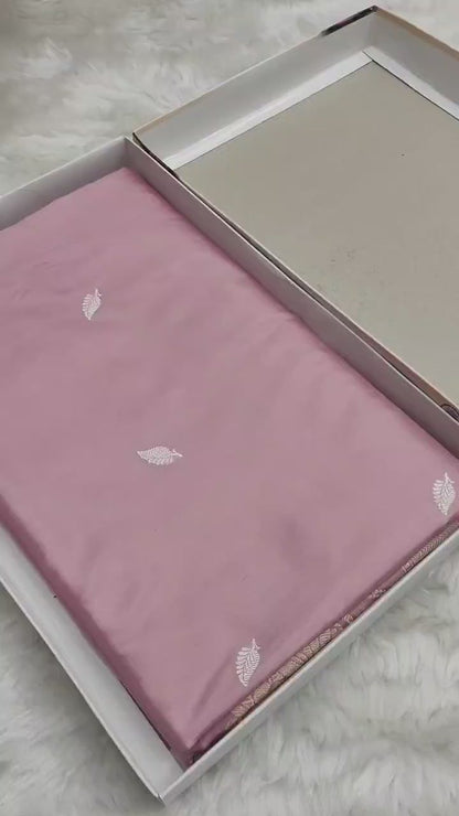 Lavender Handwoven Vintage Pure Banarasi Silk Boota Saree