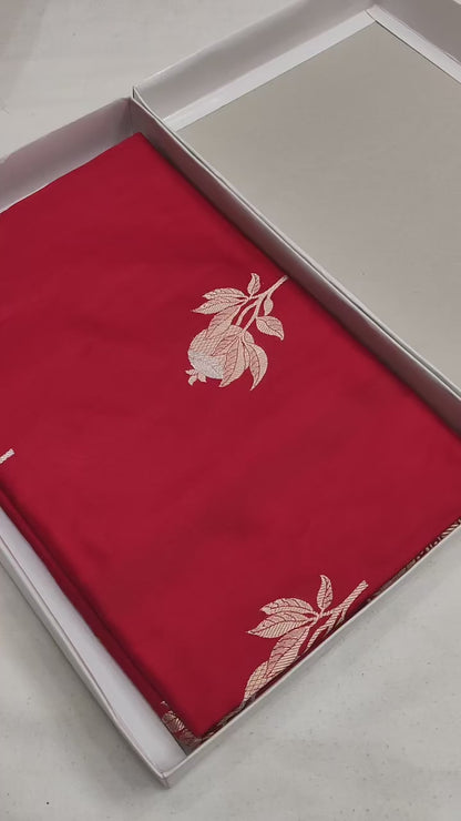 Red Handwoven Vintage Pure Banarasi Silk Boota Saree