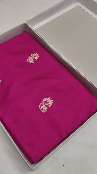 Handwoven Vintage Pure Banarasi Silk Booti Saree