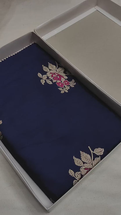 Handwoven Vintage Pure Banarasi Silk Borderless Boota Saree