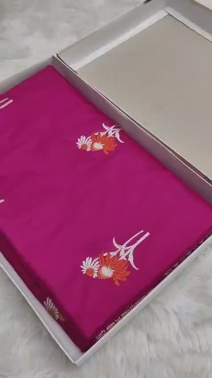 Handwoven Vintage Pure Banarasi Silk Boota Saree