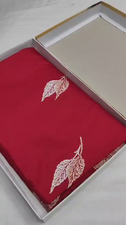 Handwoven Vintage Pure Banarasi Silk Boota Saree