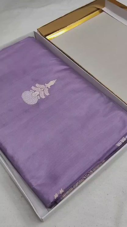 Handwoven Vintage Pure Banarasi Silk Boota Saree