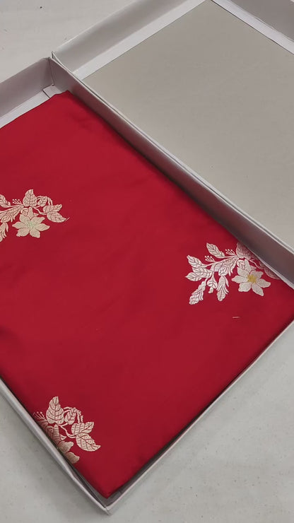 Red Handwoven Vintage Pure Banarasi Silk Boota Saree