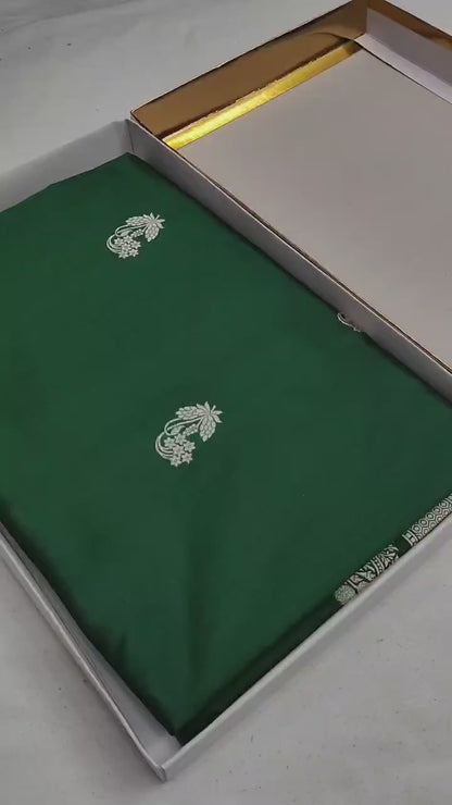 Handwoven Vintage Pure Banarasi Silk Booti Saree