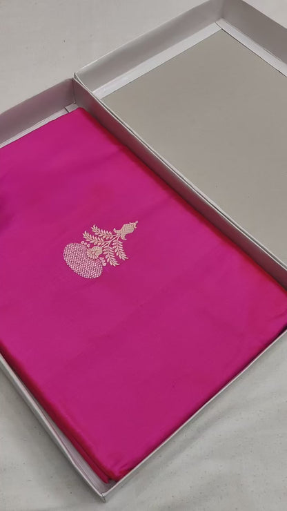 Handwoven Vintage Pure Banarasi Silk Boota Saree