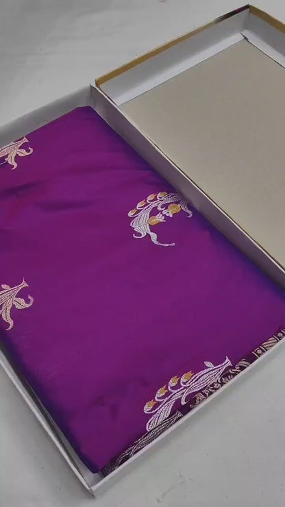 Handwoven Vintage Pure Banarasi Silk Boota Saree