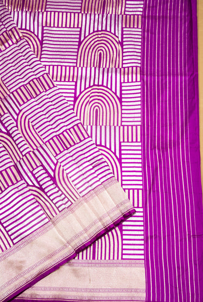 Magenta Pure Katan Silk Sona Roopa Zari Weaved Handloom Banarasi Saree